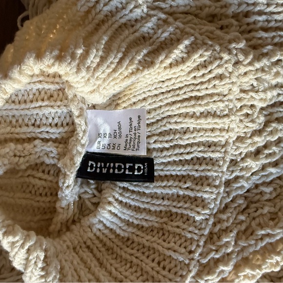 H&M Divided Cream Knit Sweater - Picture 2 of 2